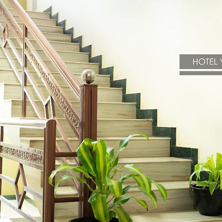 Hotel Victoriyah Танджавур Экстерьер фото